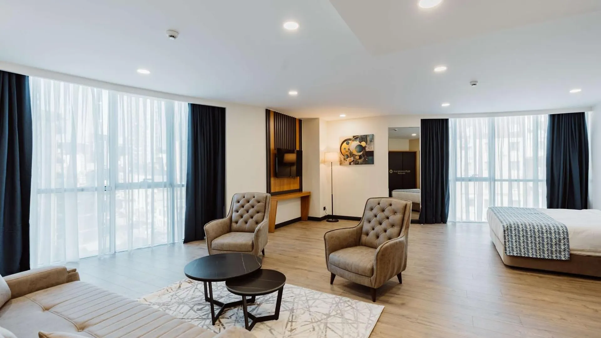 Best Western Plus باتومي فندق